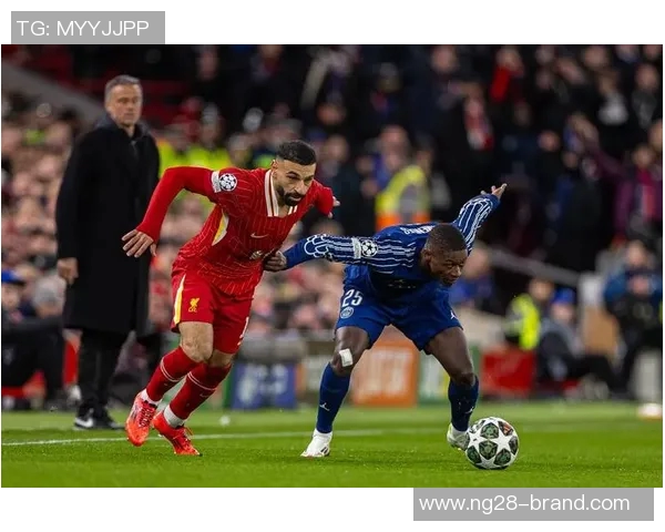 英超激战：拜仁逆转巴黎圣日耳曼乌龙球引发争议与全场沸腾