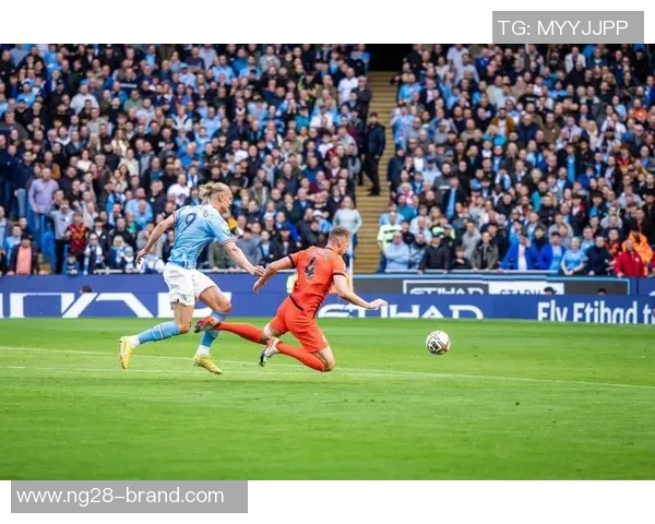 足总杯曼联大胜曼城五球狂潮神扑时刻点燃全场激情 足总杯曼联大胜曼城五球狂潮神扑时刻点燃全场激情