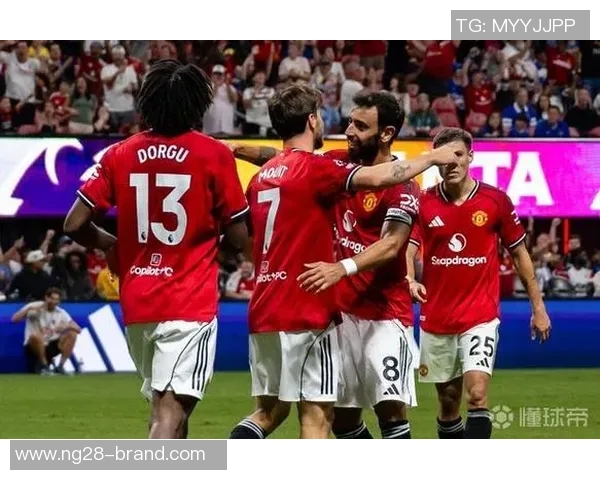 中超经典对决曼城与曼联战成平局乌龙球成比赛转折点引发热议