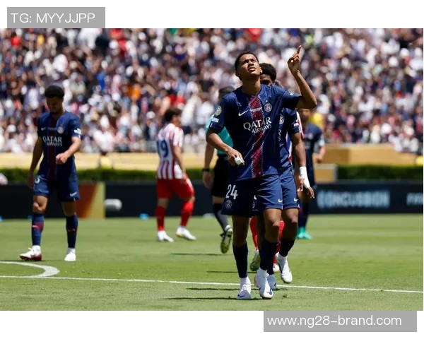 国王杯惊天逆转拜仁3-2战胜巴黎圣日耳曼引发全场沸腾