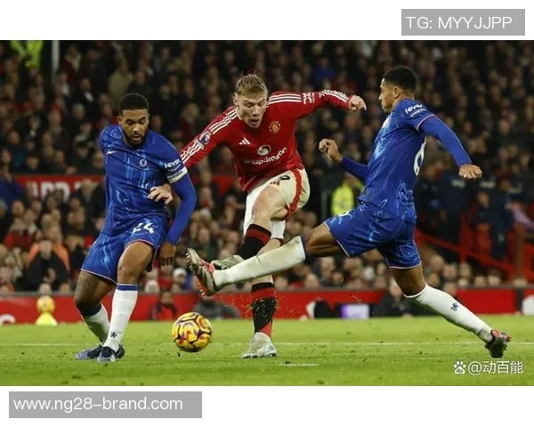 德甲激战曼联险胜那不勒斯红牌争议引发全场热议